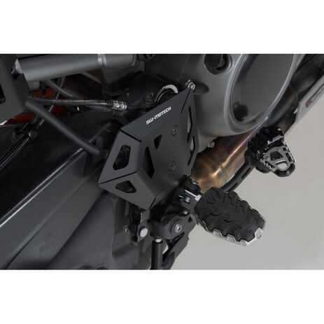 _Protezione Pompe Freno SW-Motech Harley Davidson Pan America 21-.. | BPS.18.911.10000B | Greenland MX_